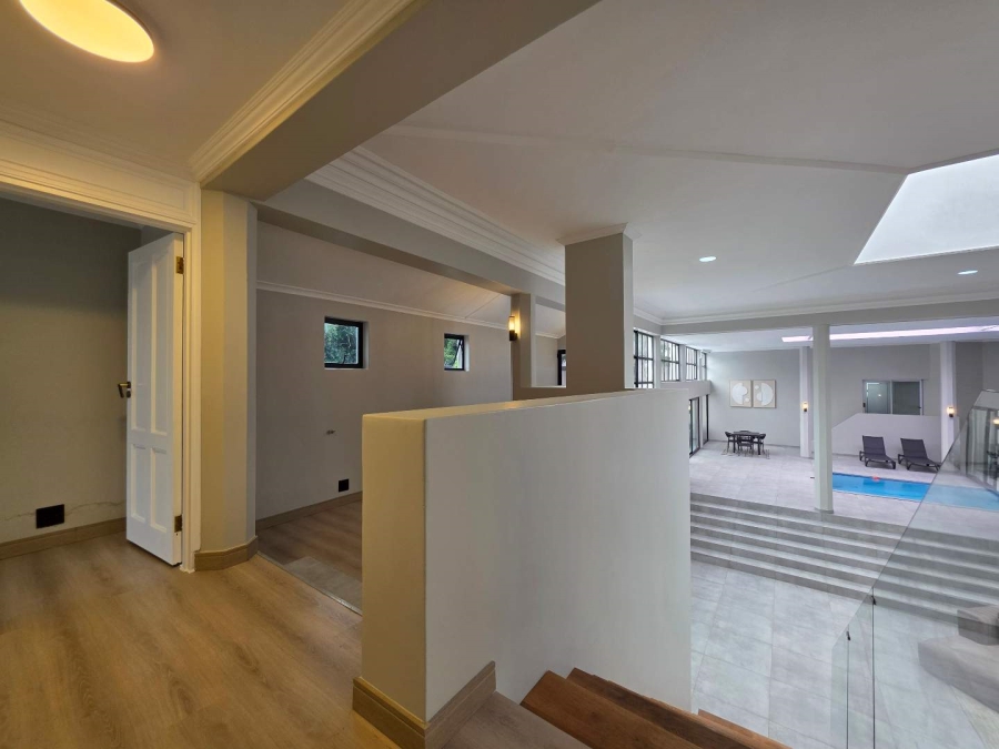 5 Bedroom Property for Sale in Plattekloof Western Cape